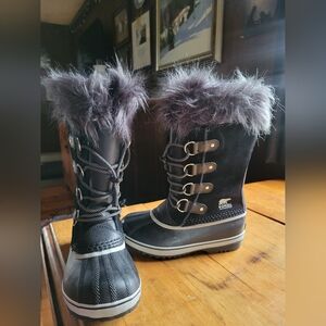 NWOT Sorel Joan of Arctic Women's Snow Boots - Black, Size 4 US No Box